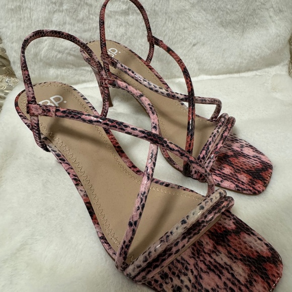 BP Sandal Heels - Picture 2 of 9